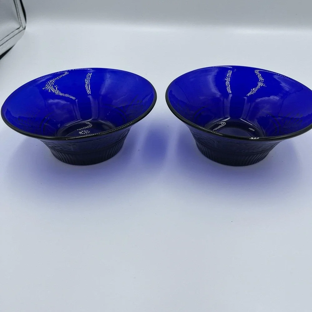 Small Vibrant Cobalt Blue Vintage Glass Bowls 5.25
